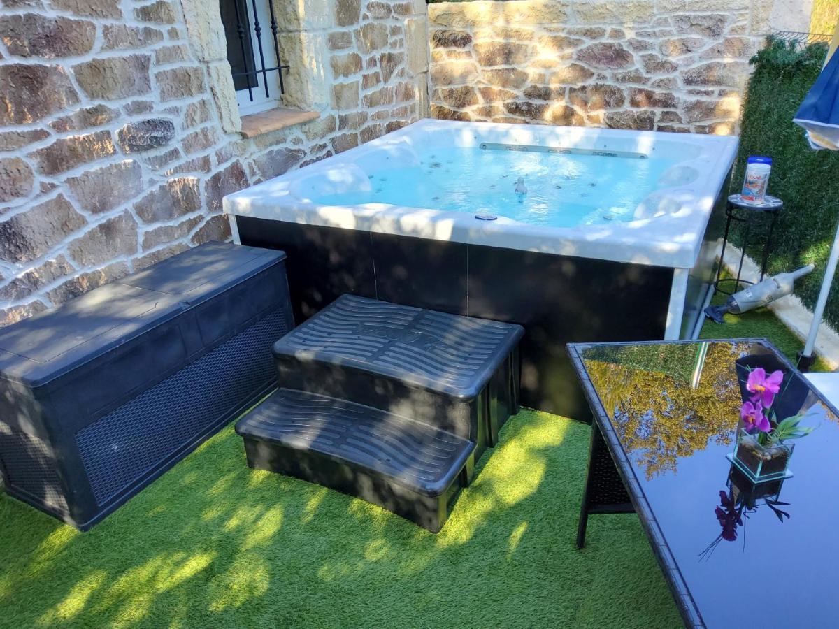 Studio Faillant Lorgues Spa Privatif Avec Superbe Piscine מראה חיצוני תמונה